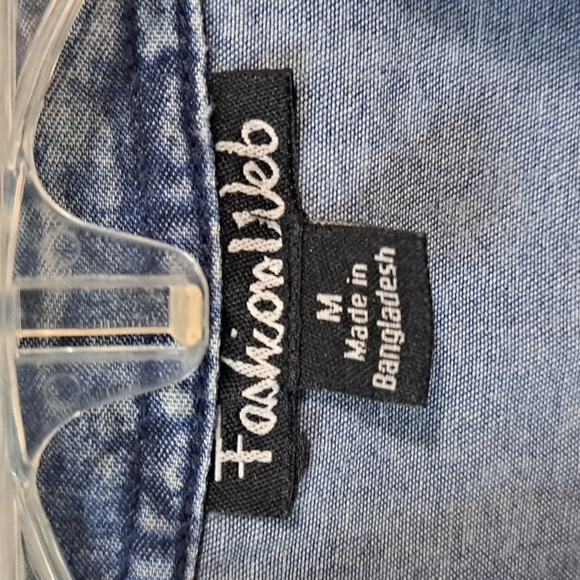 Fashion Web snap front button-up denim top - Med - Picture 2 of 6